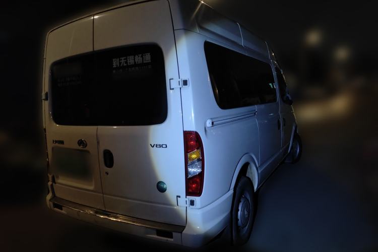 Used SAIC MAXUS Xintu V80 2023 2.0T Manual Classic Aoyuntong Short Wheelbase Mid-Roof 5/6-Seater Rear Right 45 Deg