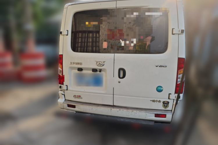 Used SAIC MAXUS Xintu V80 2023 2.0T Manual Classic Aoyuntong Long Wheelbase Ultra-Low Roof 6/7/8/9-Seater Rear