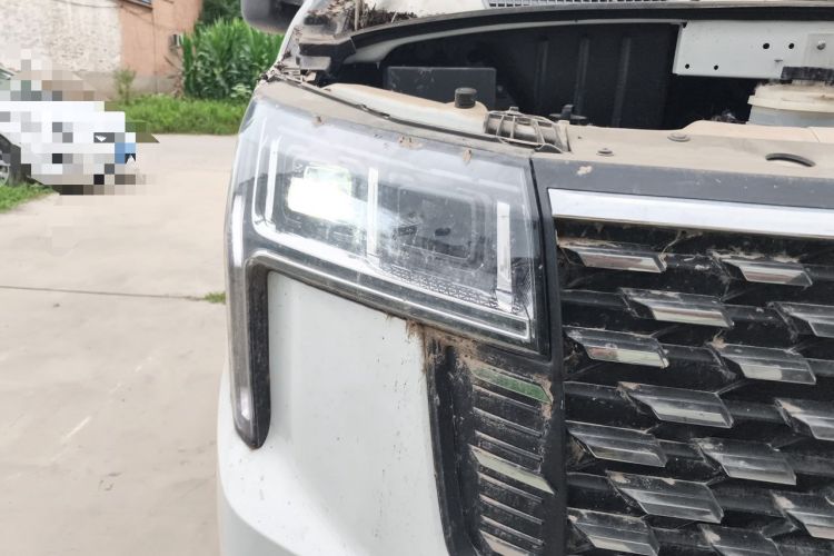 Used SAIC MAXUS Xintu V80  Right Front Headlight