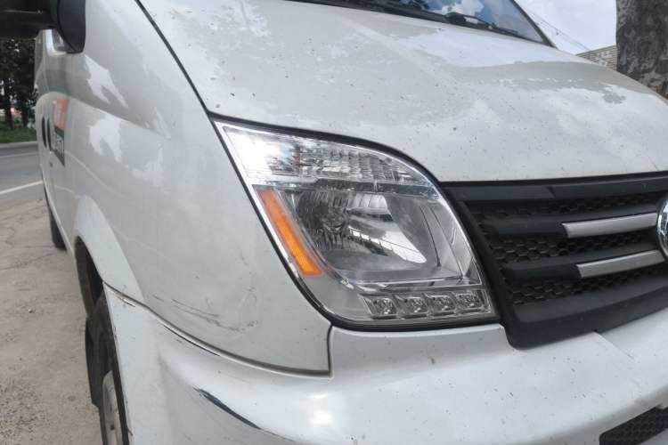 Used SAIC MAXUS Xintu V80  Right Front Headlight