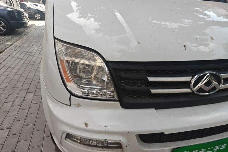 Used SAIC MAXUS Xintu V80  Right Front Headlight