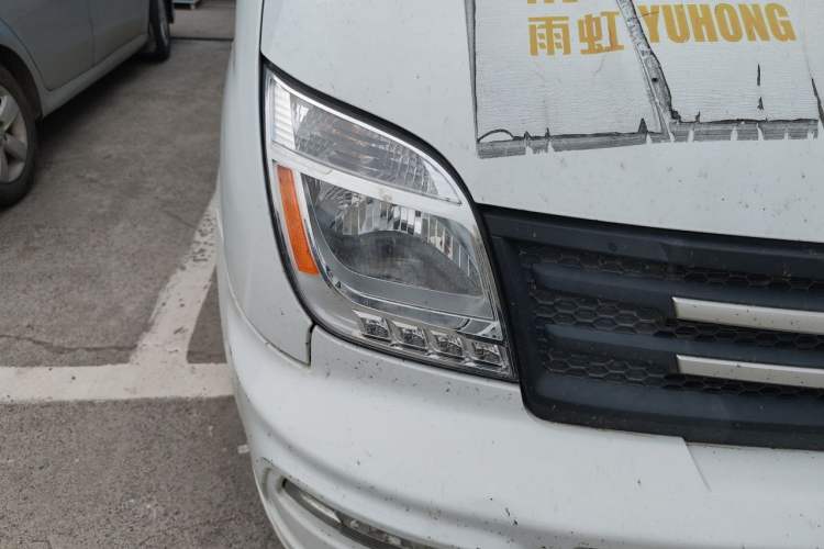 Used SAIC MAXUS Xintu V80 2023 2.0T Manual Classic Aoyuntong Long Wheelbase Mid-Height 6/7/8/9-Seater Right Front Headlight