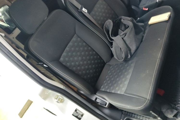 Used SAIC MAXUS Xintu V80 2023 2.0T Manual Classic Aoyuntong Long Wheelbase Mid-Height 6/7/8/9-Seater Right Front Seat