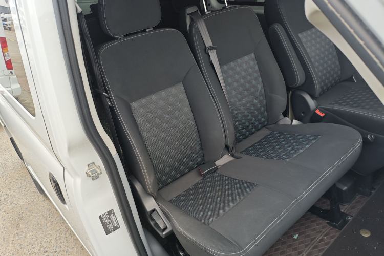 Used SAIC MAXUS Xintu V80 2023 2.0T Manual Classic Aoyuntong Short Wheelbase Ultra-Low Roof 5/6-Seater Right Front Seat