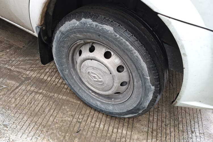 Used SAIC MAXUS Xintu V80 2023 2.0T Manual Classic Aoyuntong Long Wheelbase Mid-Height 6/7/8/9-Seater Right Front Wheel Hub