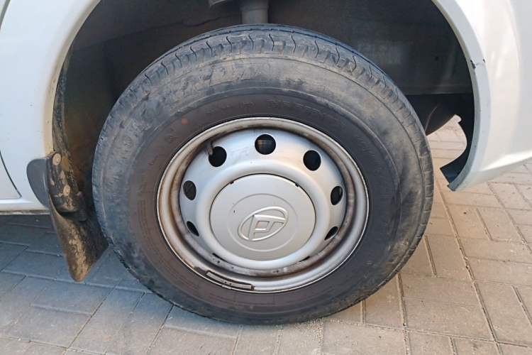 Used SAIC MAXUS Xintu V80 2023 2.0T Manual Classic Aoyuntong Long Wheelbase Mid-Height 6/7/8/9-Seater Right Front Wheel Hub