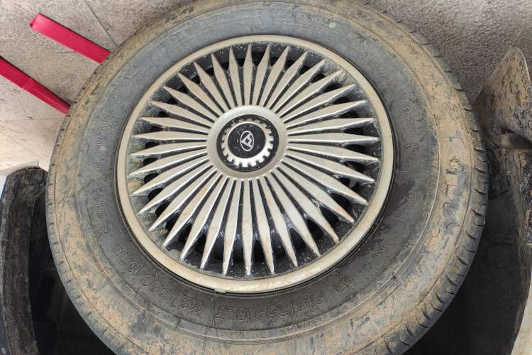 Used SAIC MAXUS Xintu V80  Right Front Wheel Hub