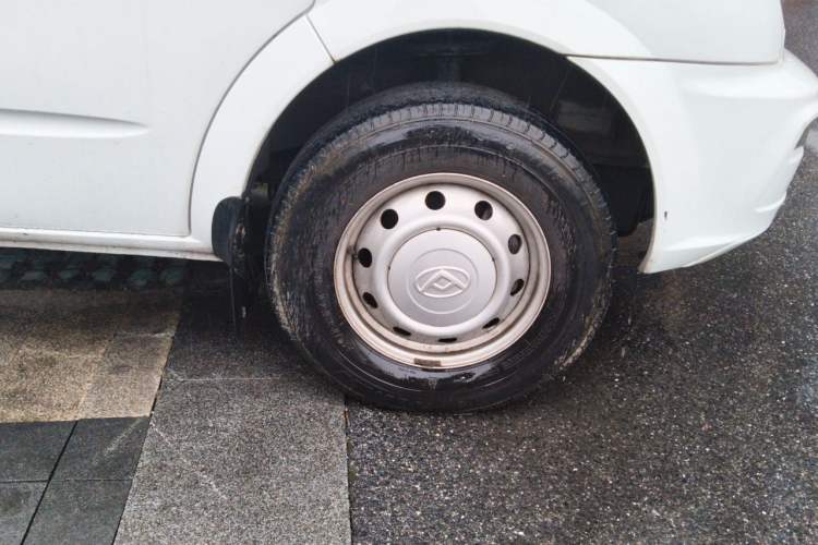 Used SAIC MAXUS Xintu V80 2023 2.0T Manual Classic Aoyuntong Long Wheelbase Mid-Height 6/7/8/9-Seater Right Front Wheel Hub