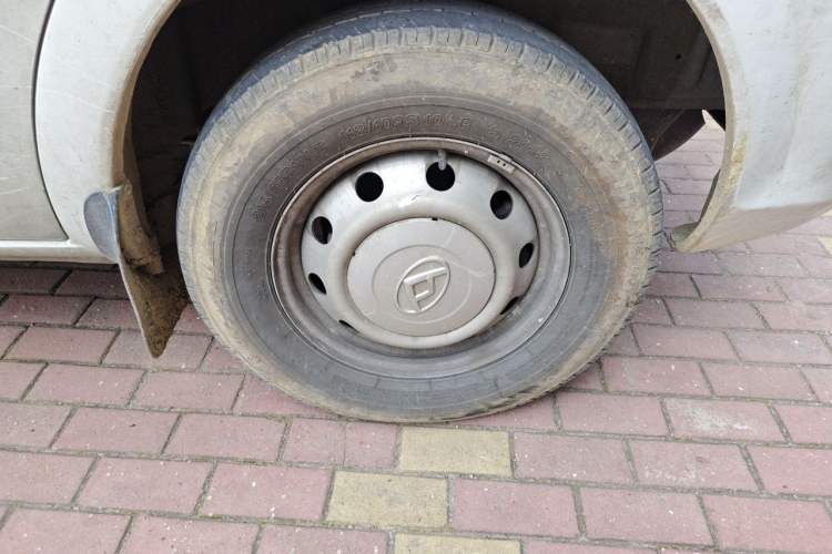 Used SAIC MAXUS Xintu V80 2023 2.0T AMT Classic Aoyuntong Long Wheelbase Mid-Height 6/7/8/9-Seater Right Front Wheel Hub