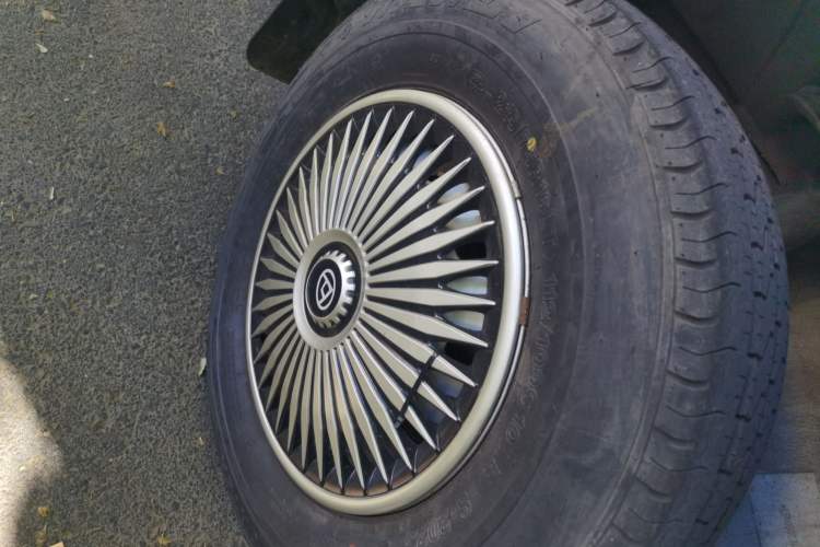 Used SAIC MAXUS Xintu V80  Right Front Wheel Hub
