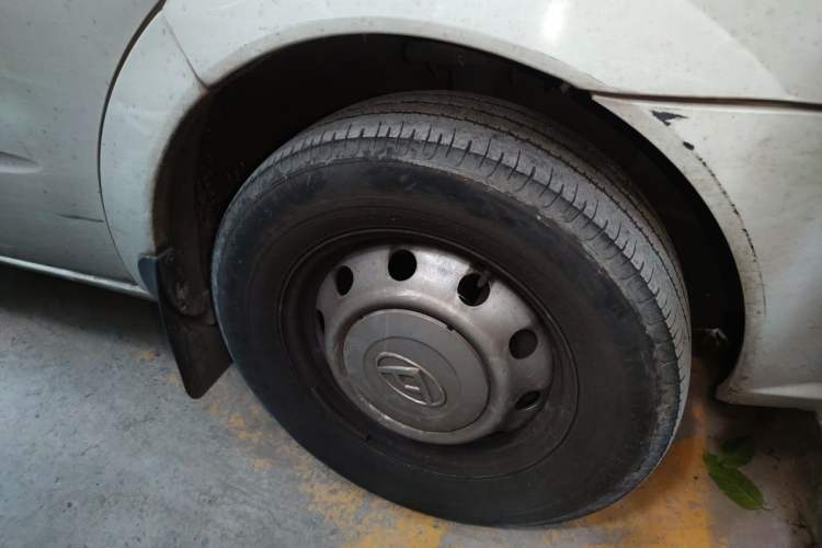 Used SAIC MAXUS Xintu V80 2023 2.0T Manual Classic Aoyuntong Long Wheelbase Ultra-Low Roof 6/7/8/9-Seater Right Front Wheel Hub