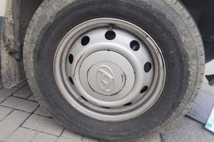 Used SAIC MAXUS Xintu V80 2023 2.0T AMT Classic Aoyuntong Long Wheelbase Mid-Height 6/7/8/9-Seater Right Front Wheel Hub