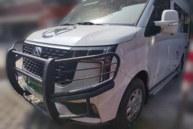 Used SAIC MAXUS Xintu V80 2023 2.0T AMT Classic Aoyuntong Power Version Short Wheelbase Mid-Roof Design 5/6 Seats