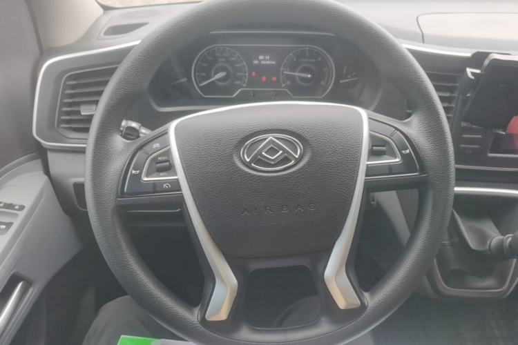 Used SAIC MAXUS Xintu V80 2023 2.0T Manual Classic Aoyuntong Long Wheelbase Ultra-Low Roof 6/7/8/9-Seater Steering Wheel