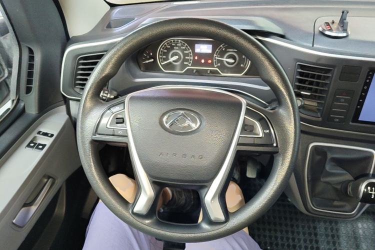 Used SAIC MAXUS Xintu V80 2023 2.0T Manual Classic Aoyuntong Long Wheelbase Mid-Height 6/7/8/9-Seater Steering Wheel