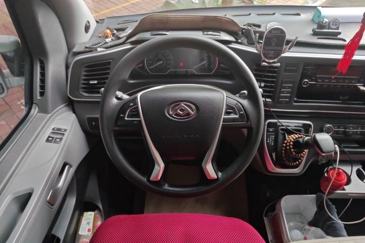 Used SAIC MAXUS Xintu V80 2023 2.0T AMT Classic Aoyuntong Long Wheelbase Mid-Height 6/7/8/9-Seater Steering Wheel