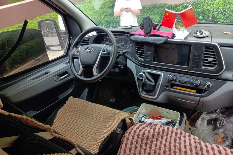 Used SAIC MAXUS Xintu V80 2023 2.0T Manual Classic Aoyuntong Long Wheelbase Mid-Height 6/7/8/9-Seater Steering Wheel