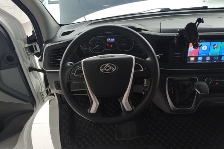 Used SAIC MAXUS Xintu V80 2023 2.0T AMT Classic Aoyuntong Long Wheelbase Mid-Height 6/7/8/9-Seater Steering Wheel