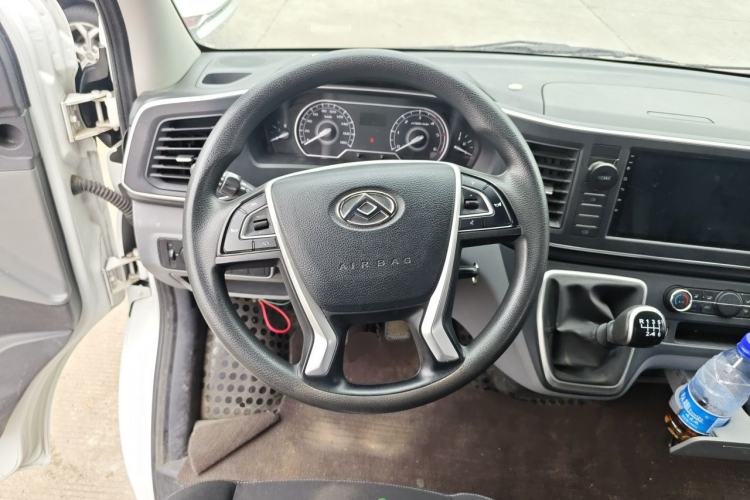 Used SAIC MAXUS Xintu V80 2023 2.0T Manual Classic Aoyuntong Long Wheelbase Mid-Height 6/7/8/9-Seater Steering Wheel