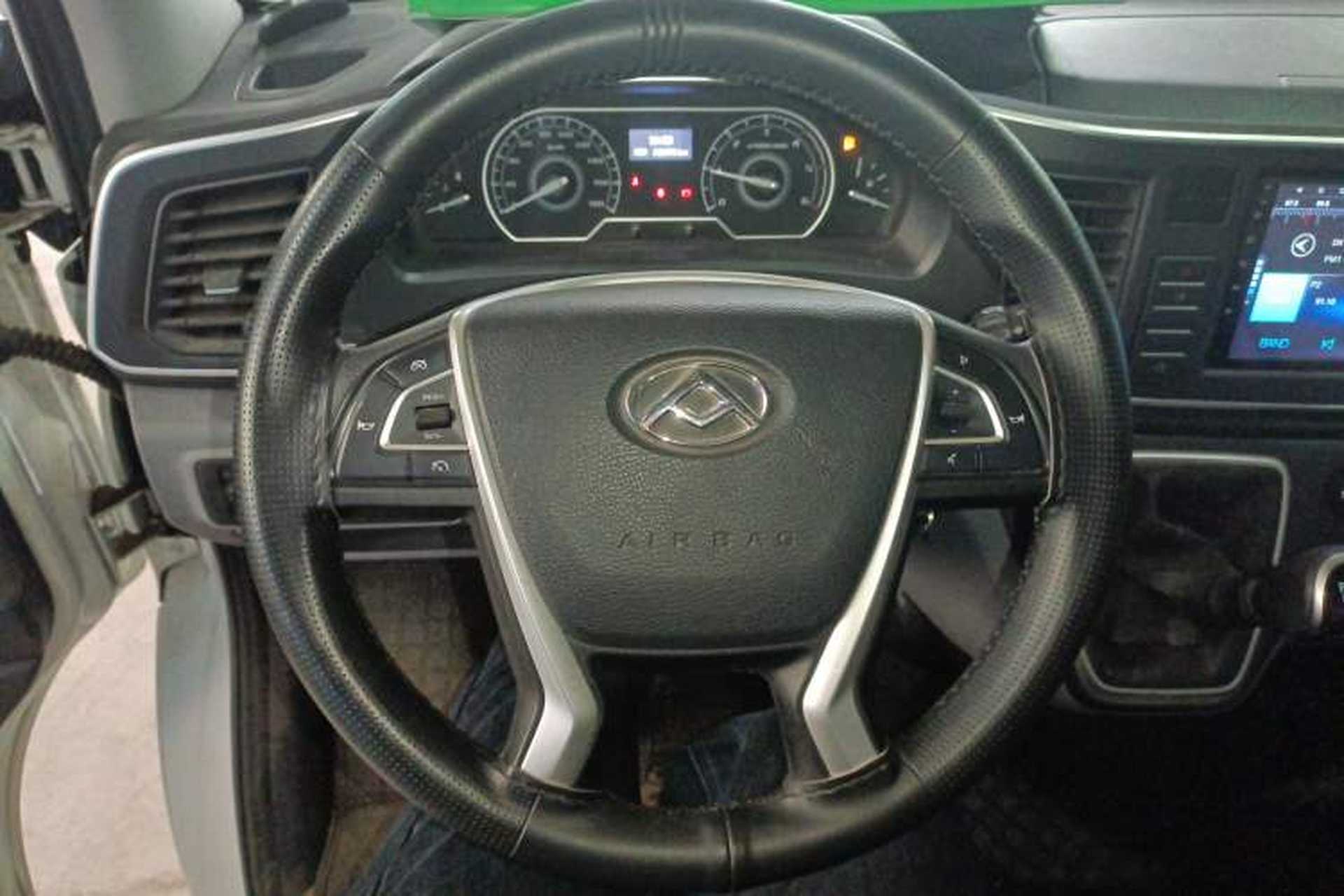 Used SAIC MAXUS Xintu V80 2023 2.0T Manual Classic Aoyuntong Short Wheelbase Ultra-Low Roof 7/8/9-Seater Steering Wheel