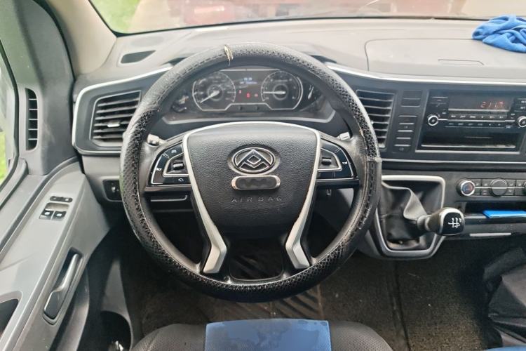Used SAIC MAXUS Xintu V80 2023 2.0T Manual Classic Aoyuntong Long Wheelbase Mid-Height 6/7/8/9-Seater Steering Wheel