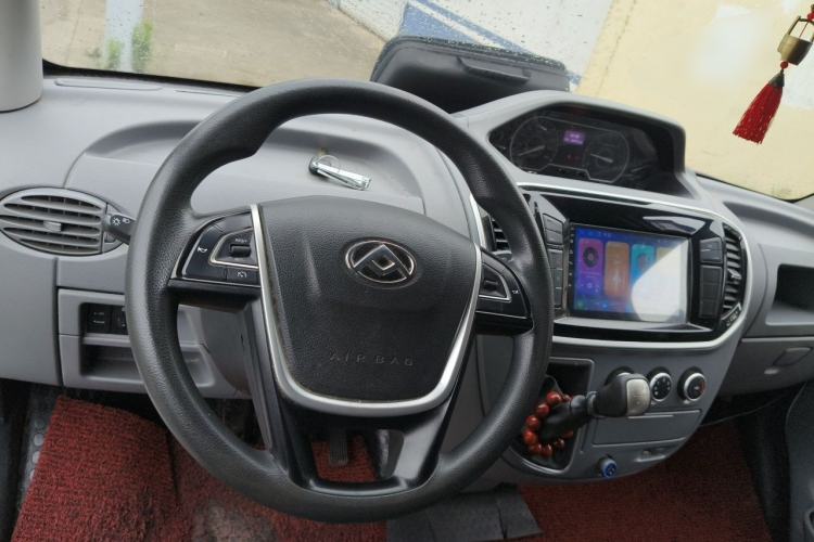 Used SAIC MAXUS Xintu V80 2023 2.0T Manual Classic Aoyuntong Short Wheelbase Ultra-Low Roof 5/6-Seater Steering Wheel