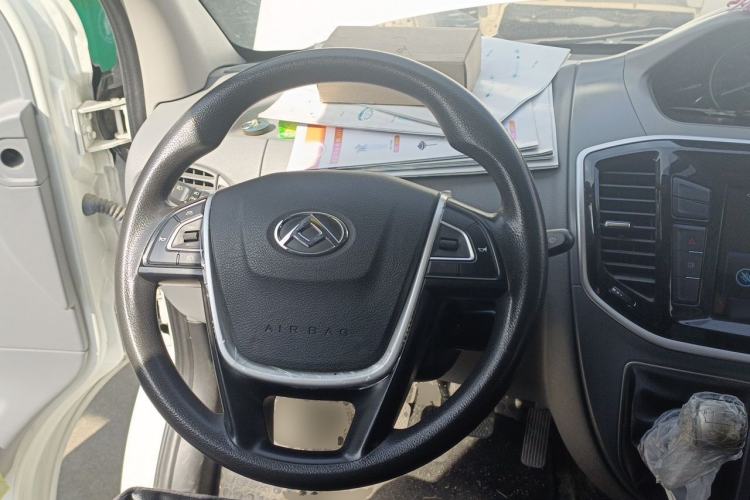 Used SAIC MAXUS Xintu V80 2023 2.0T Manual Classic Aoyuntong Short Wheelbase Mid-Roof 5/6-Seater Steering Wheel