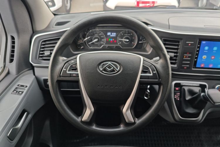 Used SAIC MAXUS Xintu V80 2023 2.0T AMT Classic Aoyuntong Long Wheelbase Mid-Height 6/7/8/9-Seater Steering Wheel