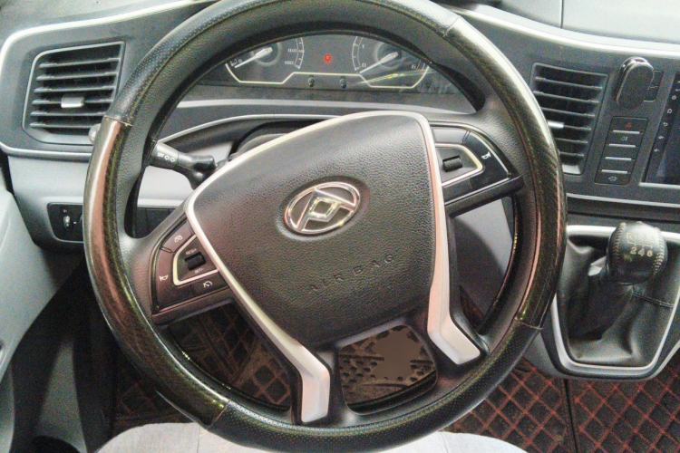 Used SAIC MAXUS Xintu V80 2023 2.0T Manual Classic Aoyuntong Long Wheelbase Mid-Height 6/7/8/9-Seater Steering Wheel