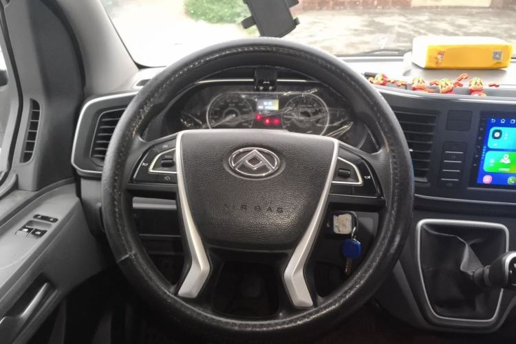 Used SAIC MAXUS Xintu V80 2023 2.0T Manual Classic Aoyuntong Long Wheelbase Mid-Height 6/7/8/9-Seater Steering Wheel