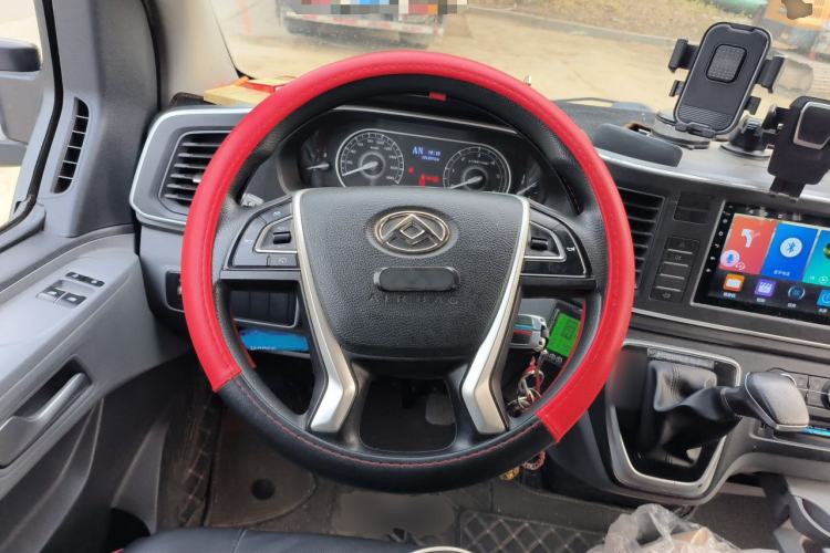 Used SAIC MAXUS Xintu V80 2023 2.0T AMT Classic Aoyuntong Long Wheelbase Mid-Height 6/7/8/9-Seater Steering Wheel