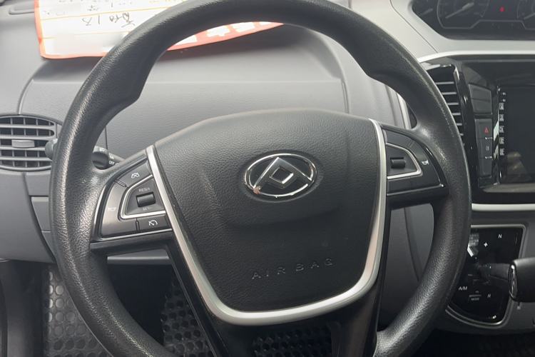 Used SAIC MAXUS Xintu V80 2023 2.0T AMT Classic Aoyuntong Short Wheelbase Ultra-Low Roof 5/6-Seater Steering Wheel