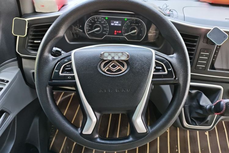 Used SAIC MAXUS Xintu V80 2023 2.0T Manual Classic Aoyuntong Long Wheelbase Mid-Height 6/7/8/9-Seater Steering Wheel