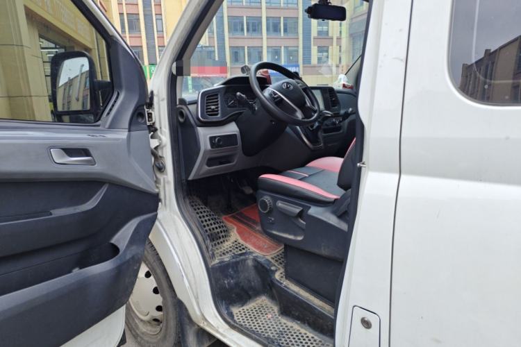 Used SAIC MAXUS Xintu V80 2023 2.0T AMT Classic Aoyuntong Long Wheelbase Mid-Height 6/7/8/9-Seater Steering Wheel
