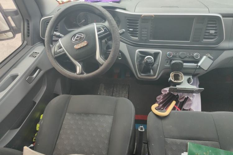Used SAIC MAXUS Xintu V80 2023 2.0T Manual Classic Aoyuntong Long Wheelbase Mid-Height 6/7/8/9-Seater Steering Wheel