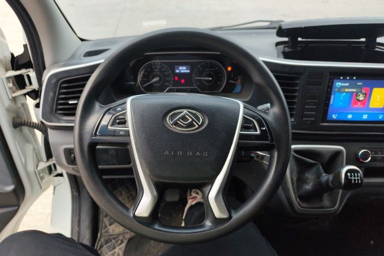 Used SAIC MAXUS Xintu V80 2023 2.0T Manual Classic Aoyuntong Long Wheelbase Mid-Height 6/7/8/9-Seater Steering Wheel