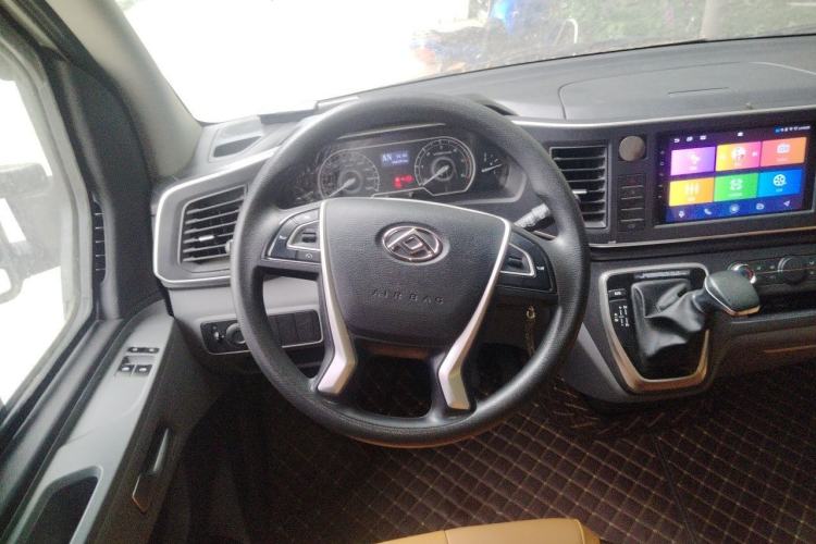 Used SAIC MAXUS Xintu V80 2023 2.0T AMT Classic Aoyuntong Long Wheelbase Mid-Height 6/7/8/9-Seater Steering Wheel