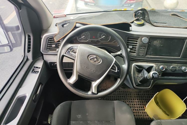 Used SAIC MAXUS Xintu V80 2023 2.0T Manual Classic Aoyuntong Long Wheelbase Mid-Height 6/7/8/9-Seater Steering Wheel