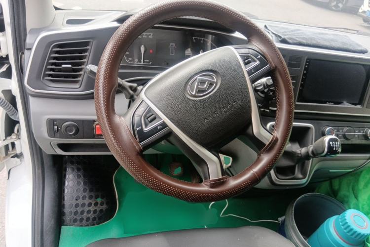 Used SAIC MAXUS Xintu V80 2023 2.0T Manual Classic Aoyuntong Long Wheelbase Mid-Height 6/7/8/9-Seater Steering Wheel