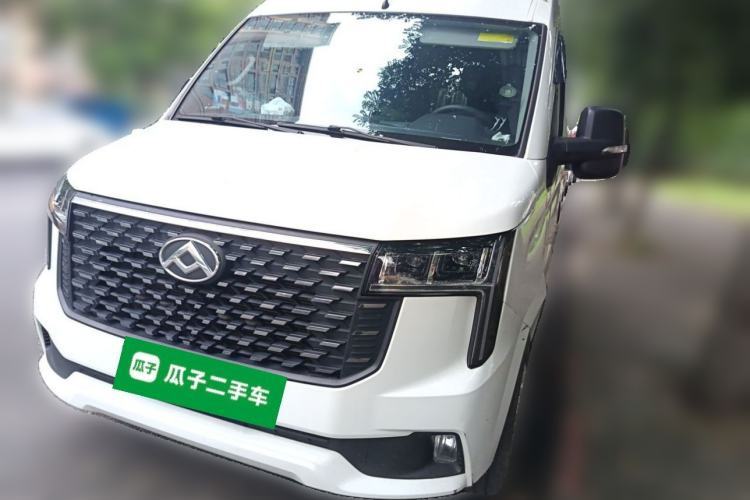 Used SAIC MAXUS Xintu V80 2023 SAIC Maxus V80, manual transmission, diesel engine, five seats; dimensions: 4,950 × 1,998 × 2,345 mm. Guazi used car, China used car export, Used car for sale, Used SAIC MAXUS cars, Cheapest cars for sale
