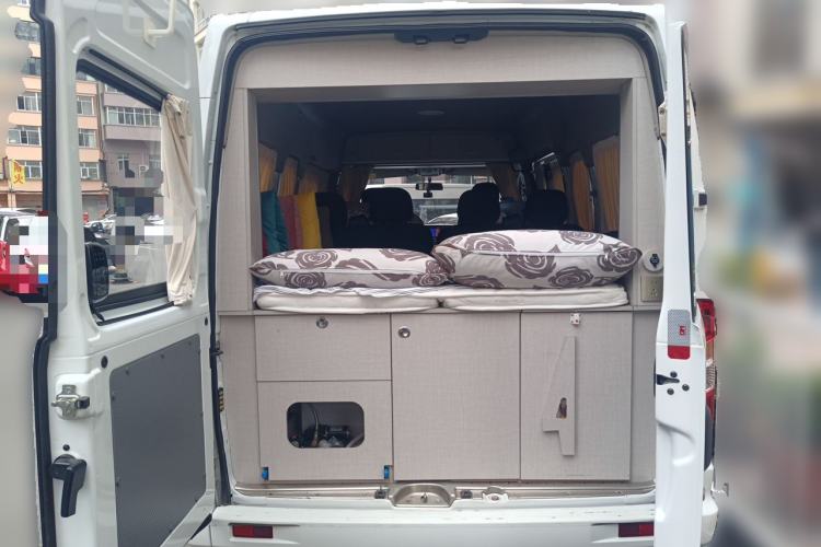 Used SAIC MAXUS Xintu V80 2023 2.0T AMT Classic Aoyuntong Long Wheelbase Mid-Height 6/7/8/9-Seater Trunk