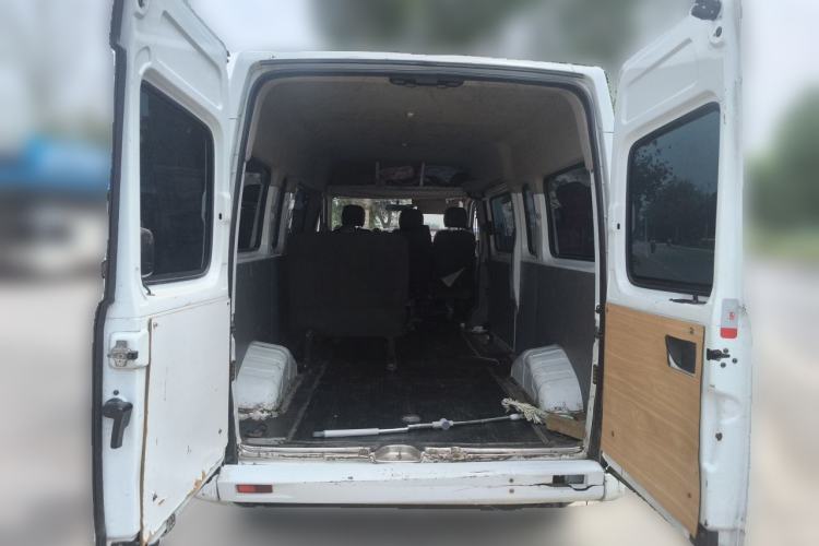 Used SAIC MAXUS Xintu V80  Trunk