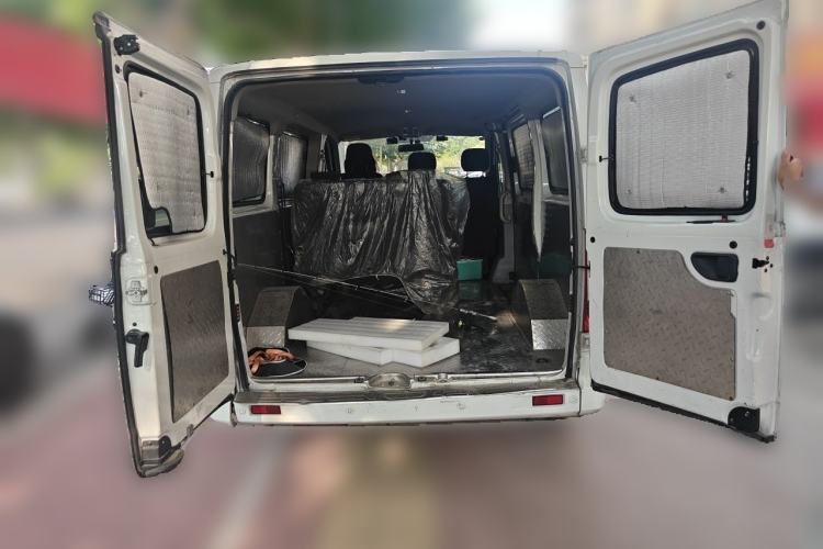 Used SAIC MAXUS Xintu V80  Trunk