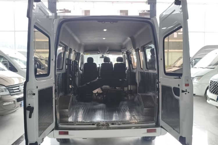 Used SAIC MAXUS Xintu V80 2023 2.0T AMT Classic Aoyuntong Long Wheelbase Mid-Height 6/7/8/9-Seater Trunk