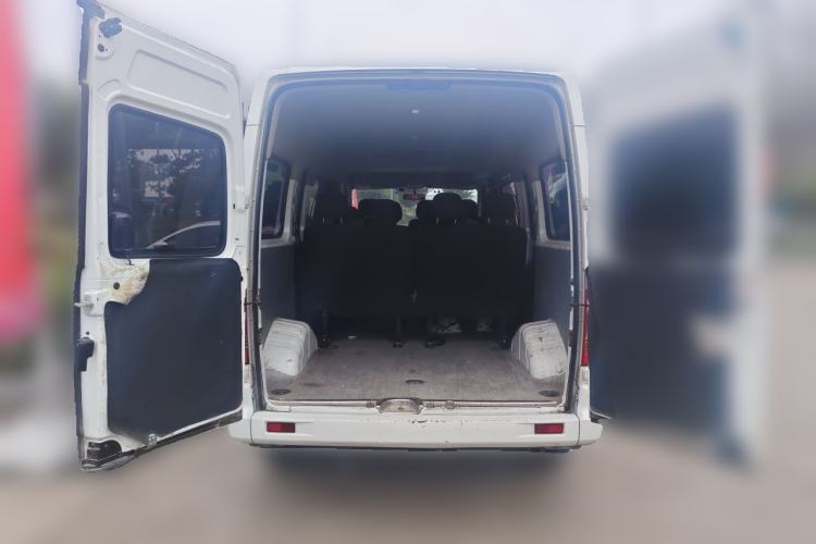 Used SAIC MAXUS Xintu V80 2023 2.0T Manual Classic Aoyuntong Long Wheelbase Mid-Height 6/7/8/9-Seater Trunk