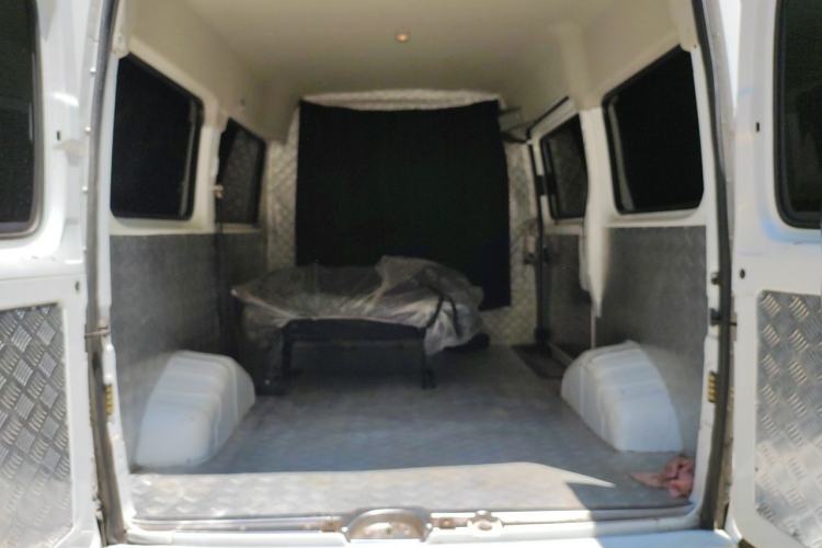 Used SAIC MAXUS Xintu V80 2023 2.0T Manual Classic Aoyuntong Short Wheelbase Mid-Roof 5/6-Seater Trunk