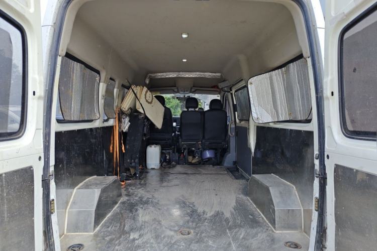 Used SAIC MAXUS Xintu V80 2023 2.0T AMT Classic Aoyuntong Long Wheelbase Mid-Height 6/7/8/9-Seater Trunk