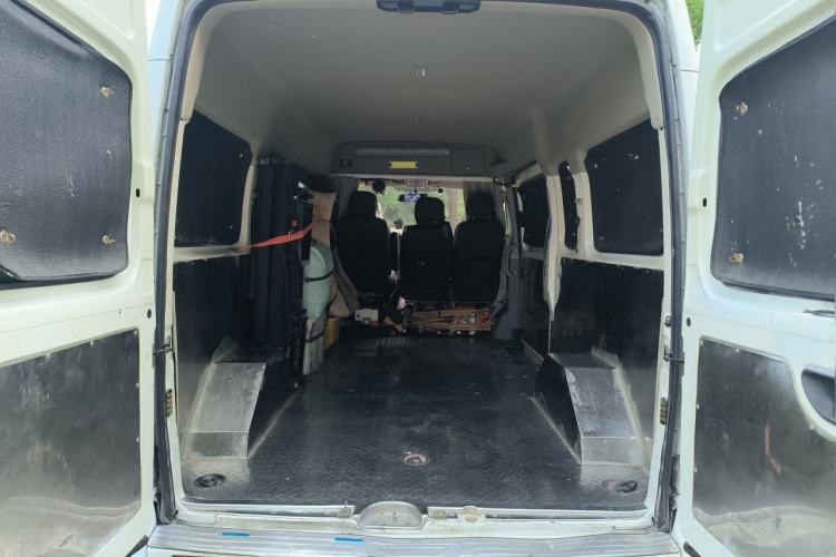 Used SAIC MAXUS Xintu V80 2023 2.0T AMT Classic Aoyuntong Long Wheelbase Mid-Height 6/7/8/9-Seater Trunk