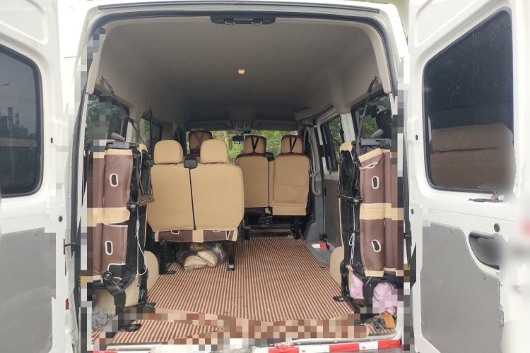 Used SAIC MAXUS Xintu V80 2023 2.0T Manual Classic Aoyuntong Short Wheelbase Mid-Roof 7/8/9-Seater Trunk