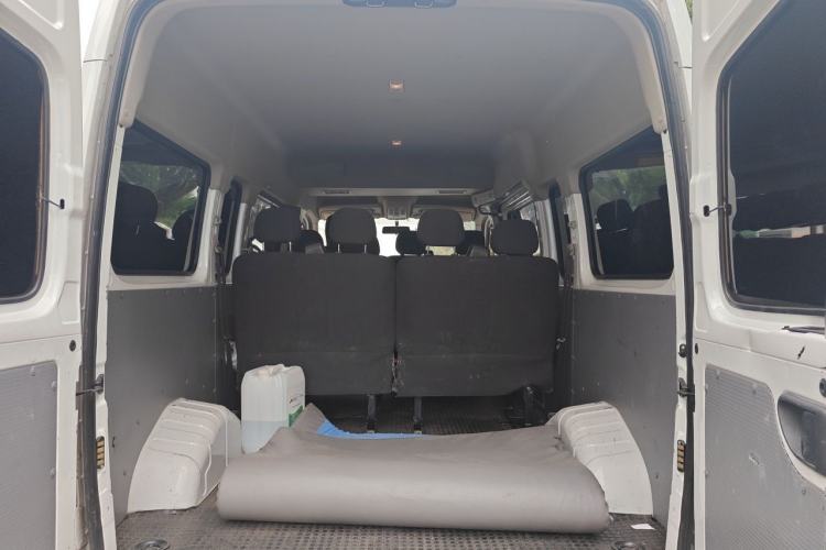 Used SAIC MAXUS Xintu V80 2023 2.0T Manual Classic Aoyuntong Long Wheelbase Mid-Height 6/7/8/9-Seater Trunk